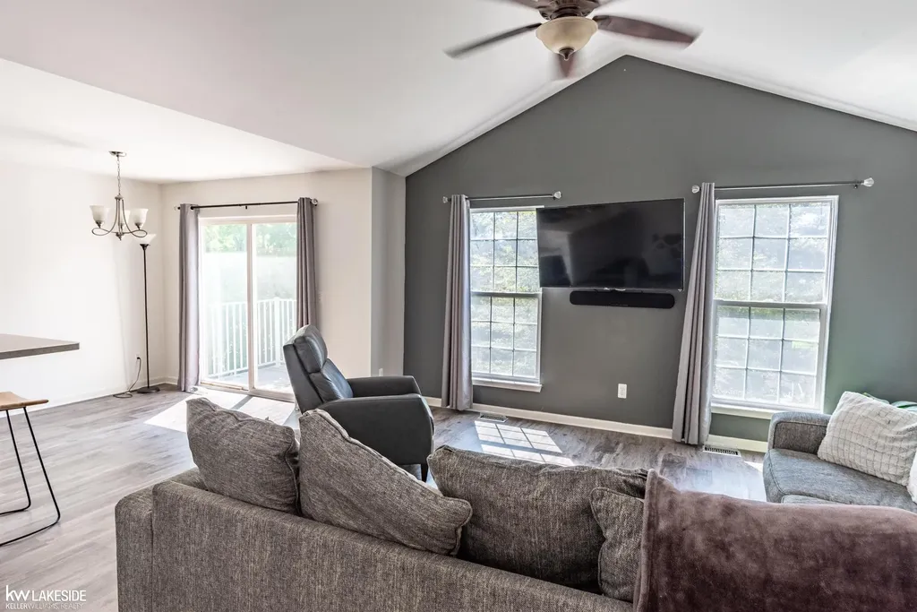 43971 Elm Drive Sterling Heights City MI 48313