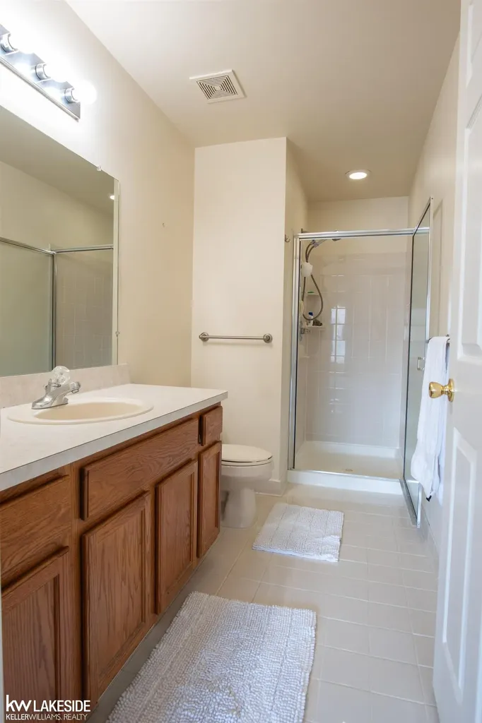 43971 Elm Drive Sterling Heights City MI 48313