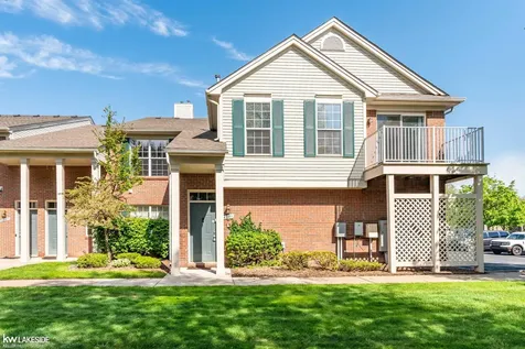 43971 Elm Drive Sterling Heights City MI 48313