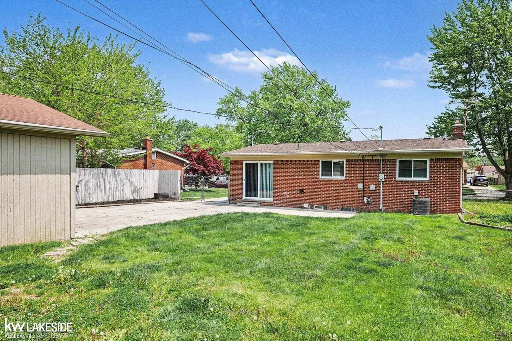 35619 Seville Street Clinton Charter Township MI 48035