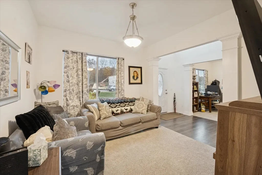 126 Parker Ln Lane Ortonville Village MI 48462