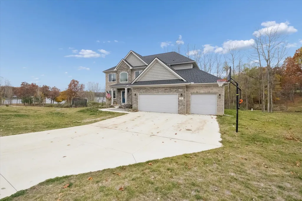 126 Parker Ln Lane Ortonville Village MI 48462