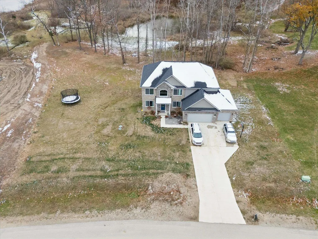126 Parker Ln Lane Ortonville Village MI 48462