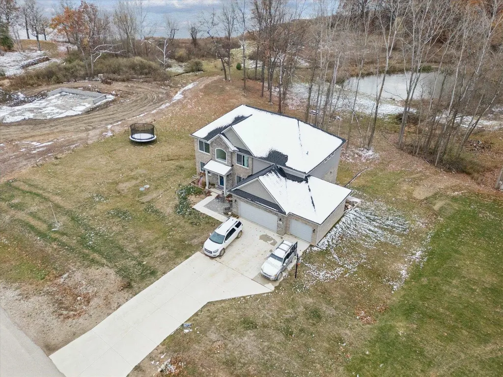 126 Parker Ln Lane Ortonville Village MI 48462