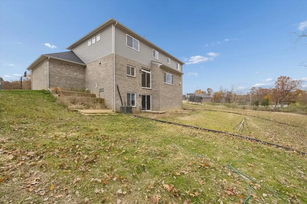 126 Parker Ln Lane Ortonville Village MI 48462