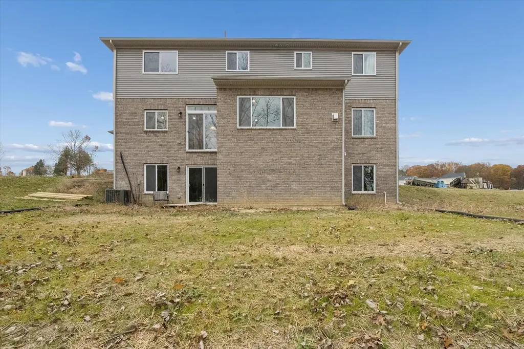126 Parker Ln Lane Ortonville Village MI 48462