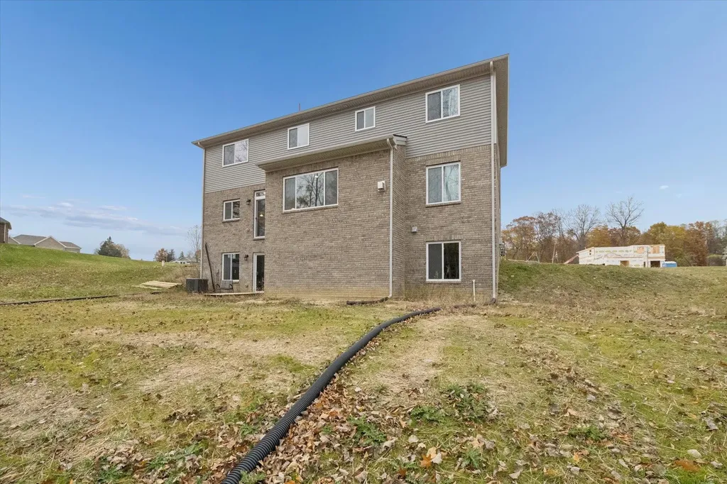 126 Parker Ln Lane Ortonville Village MI 48462
