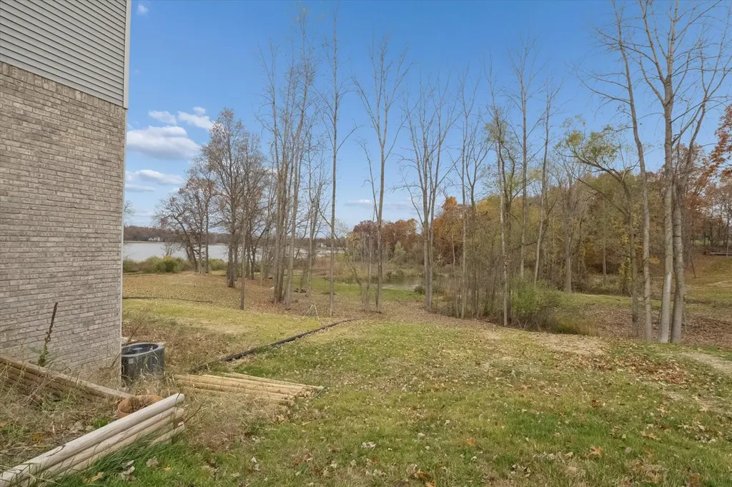126 Parker Ln Lane Ortonville Village MI 48462