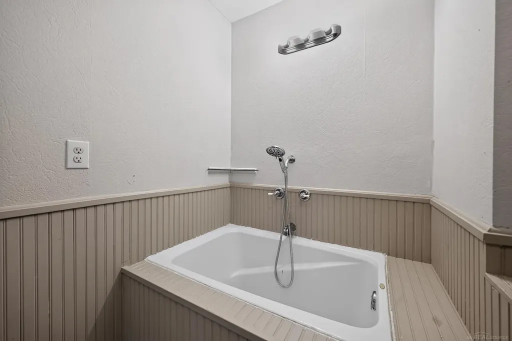 6611 Textile Road Ypsilanti Charter Township MI 48197