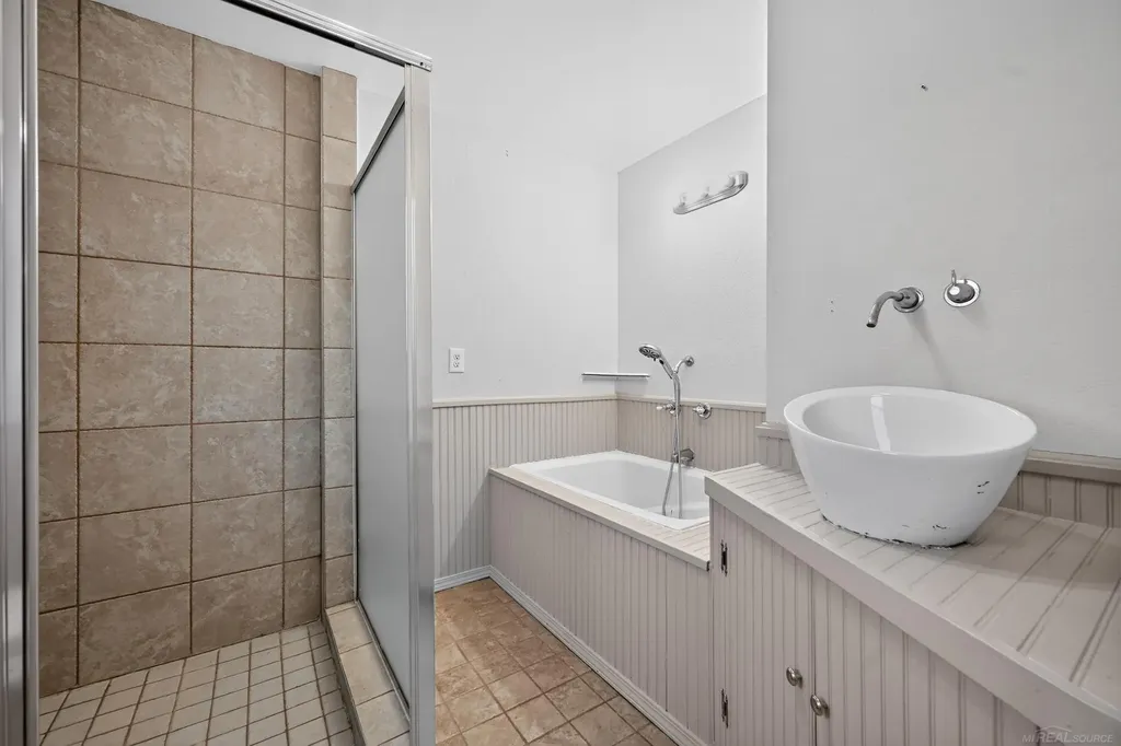 6611 Textile Road Ypsilanti Charter Township MI 48197