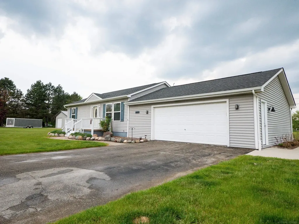 29681 Rogan Lenox Township MI 48048