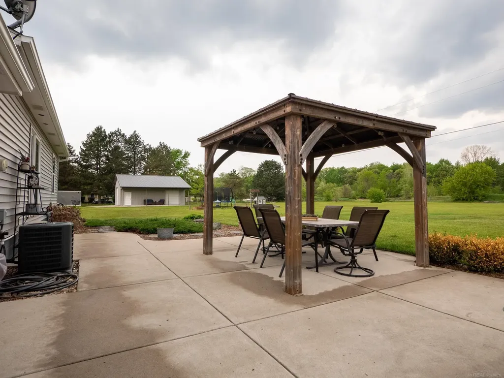29681 Rogan Lenox Township MI 48048