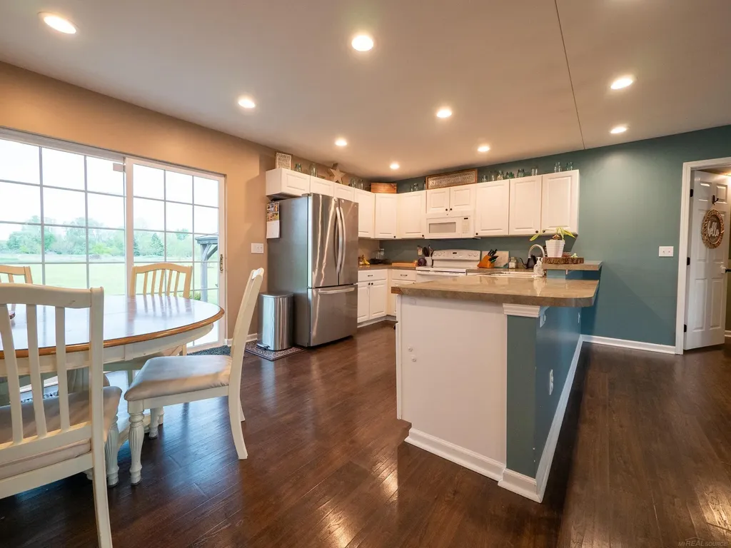 29681 Rogan Lenox Township MI 48048