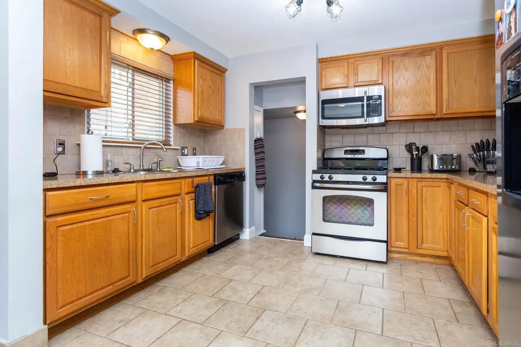 21526 Englehardt Street St. Clair Shores City MI 48080