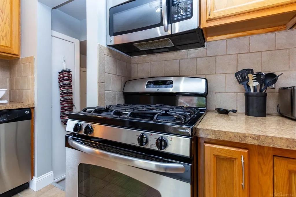 21526 Englehardt Street St. Clair Shores City MI 48080