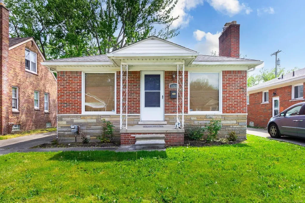 21526 Englehardt Street St. Clair Shores City MI 48080