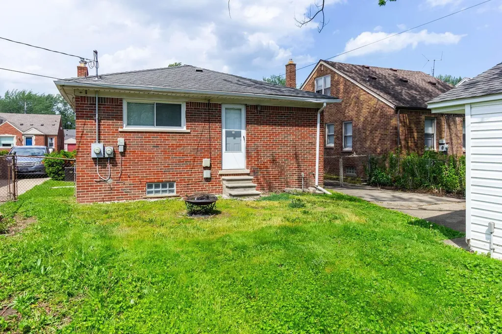 21526 Englehardt Street St. Clair Shores City MI 48080
