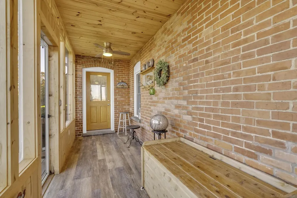 2950 W Hyde Road Washington Township MI 48419