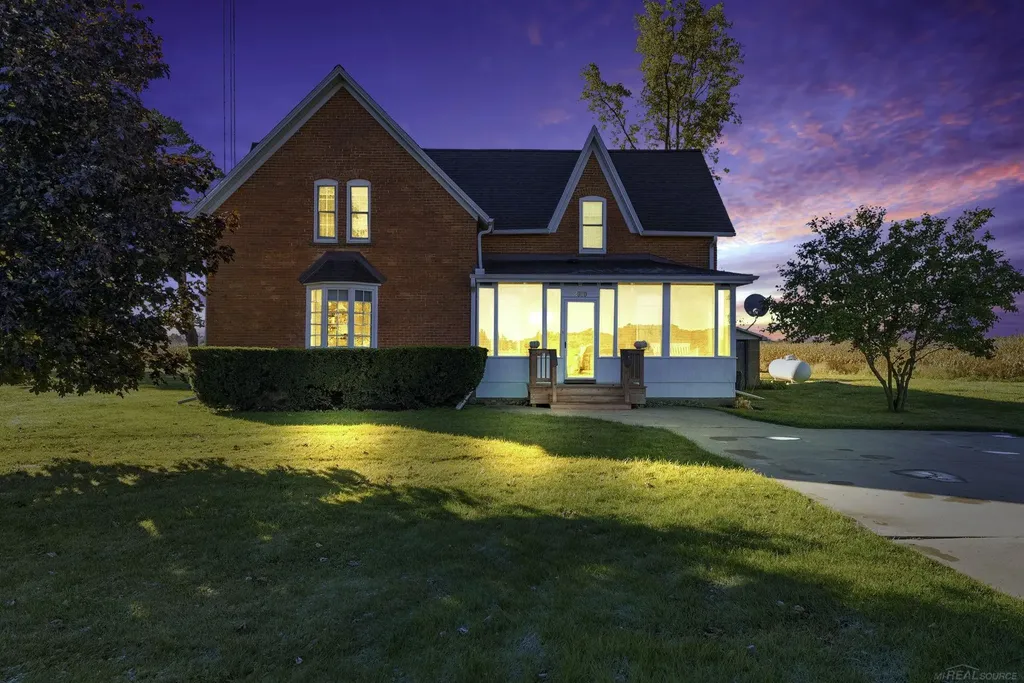 2950 W Hyde Road Washington Township MI 48419