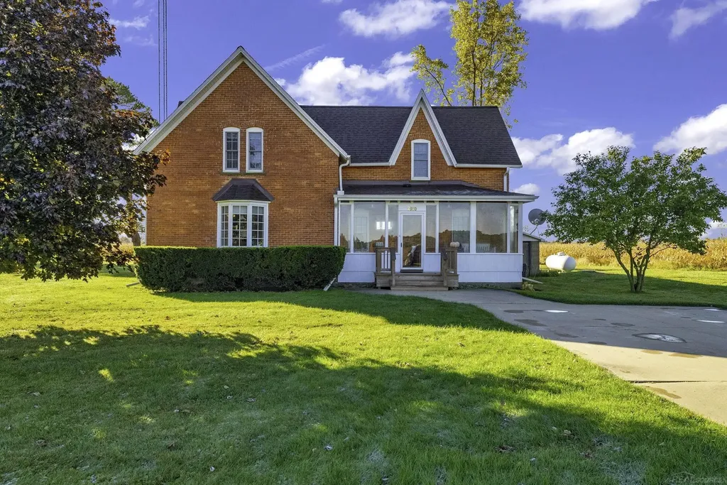 2950 W Hyde Road Washington Township MI 48419