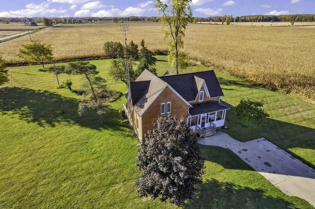 2950 W Hyde Road Washington Township MI 48419