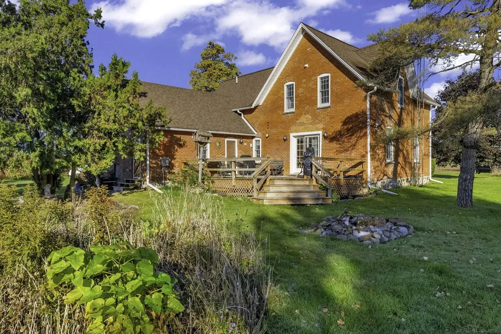 2950 W Hyde Road Washington Township MI 48419