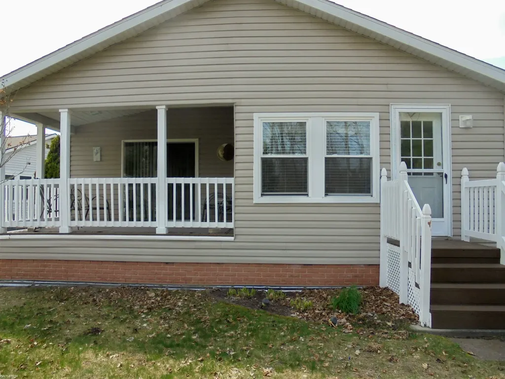 536 Swan Creek Court Kimball Township MI 48074