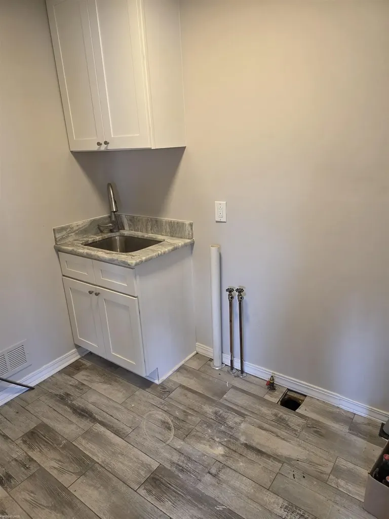 16644 Cederama Drive Clinton Charter Township MI 48038
