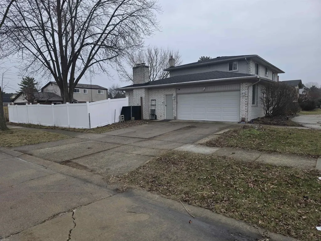 16644 Cederama Drive Clinton Charter Township MI 48038
