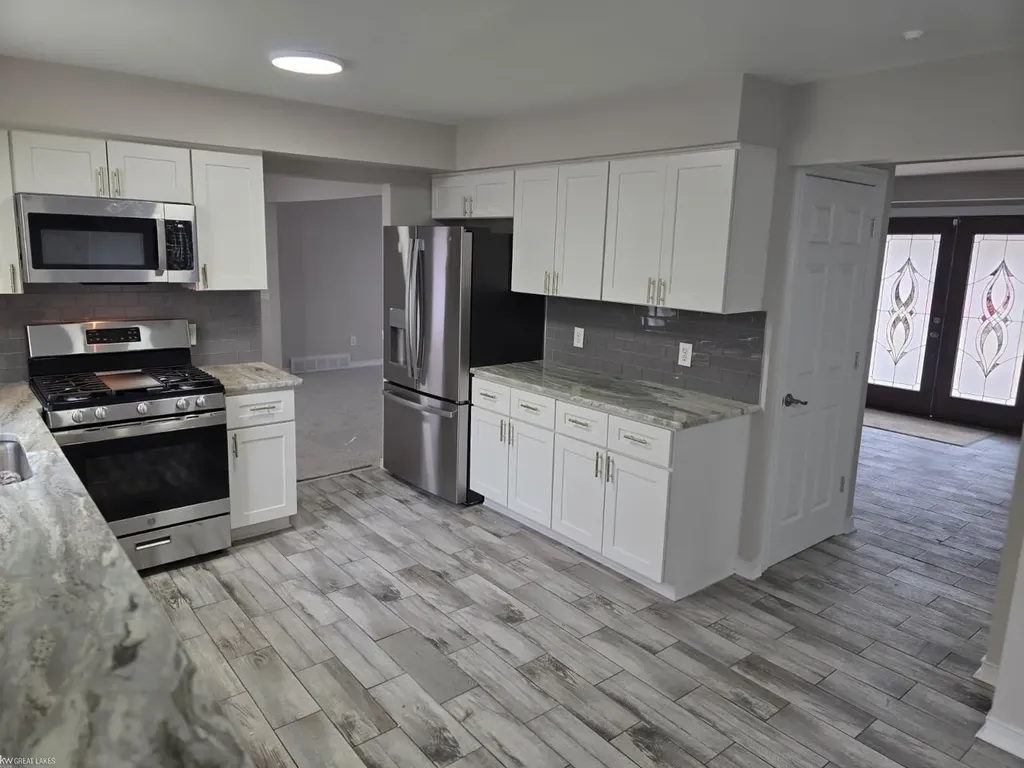 16644 Cederama Drive Clinton Charter Township MI 48038