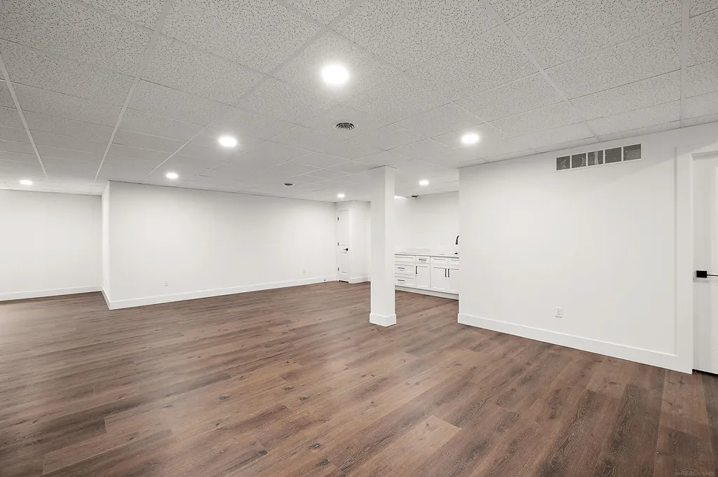 5854 Everton Court Troy City MI 48085