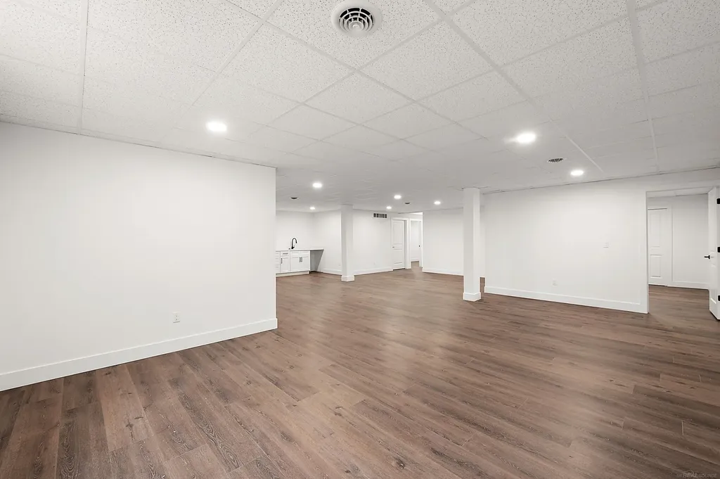 5854 Everton Court Troy City MI 48085