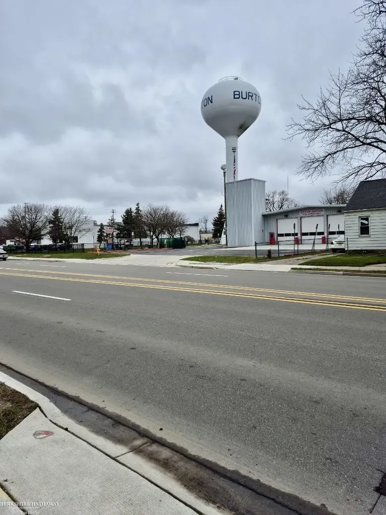 2044 E Bristol Road Burton City MI 48529