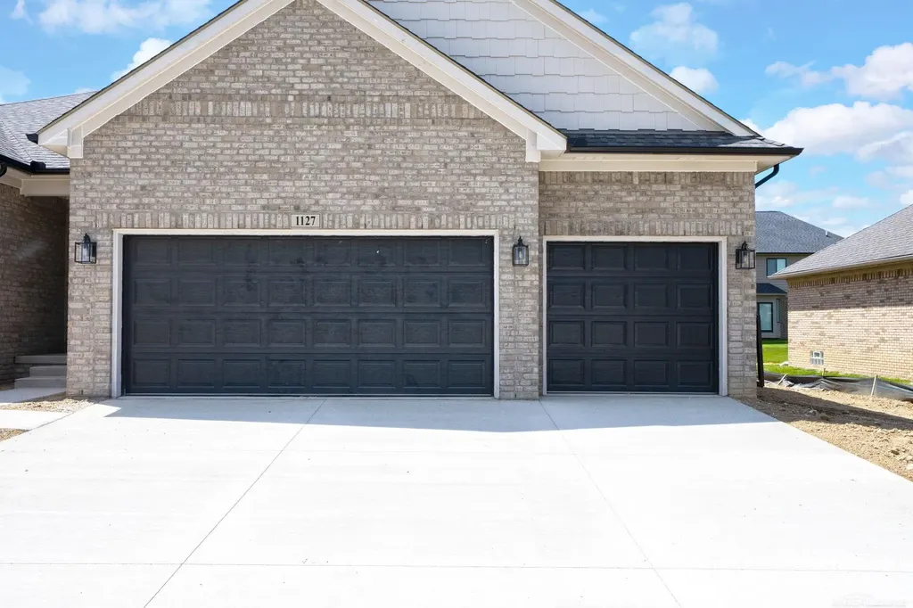 1127 Williamson Circle Pontiac City MI 48340