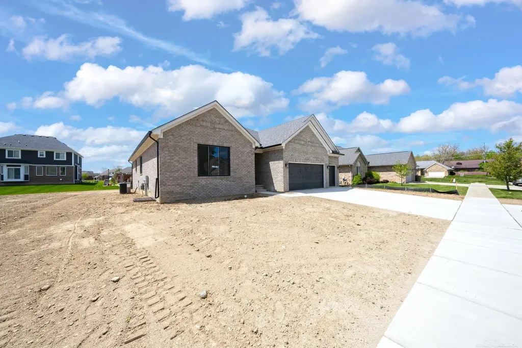 1127 Williamson Circle Pontiac City MI 48340