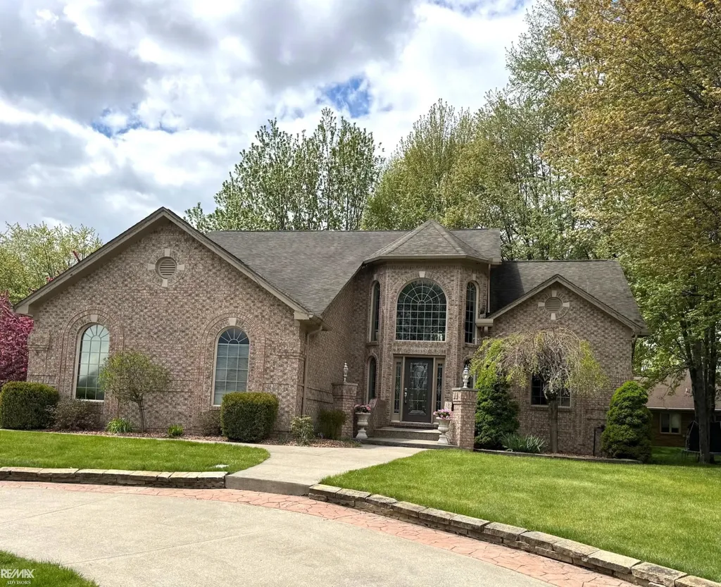 68135 Lake Angela Drive Richmond City MI 48062