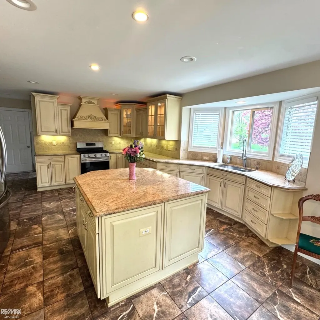 68135 Lake Angela Drive Richmond City MI 48062