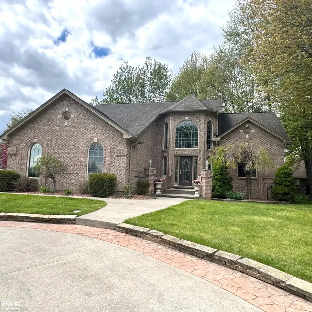 68135 Lake Angela Drive Richmond City MI 48062