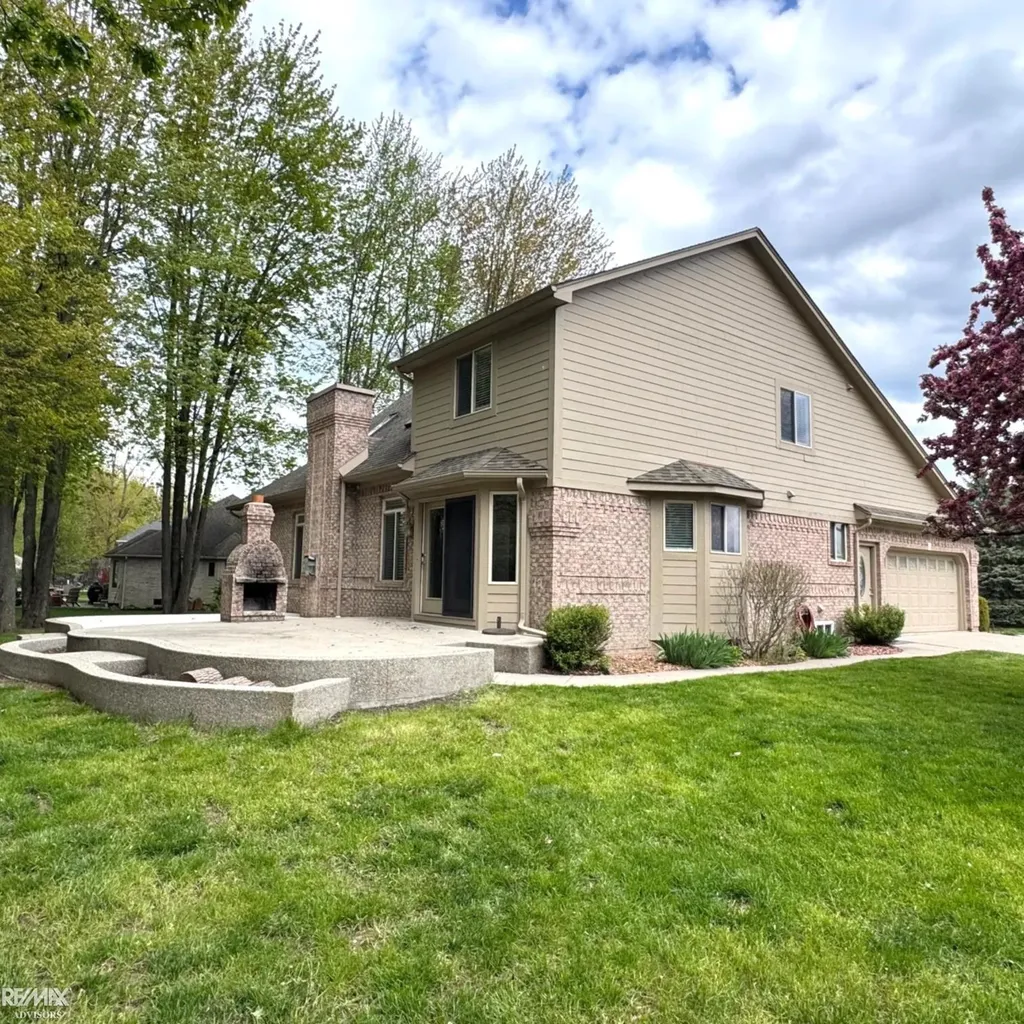 68135 Lake Angela Drive Richmond City MI 48062