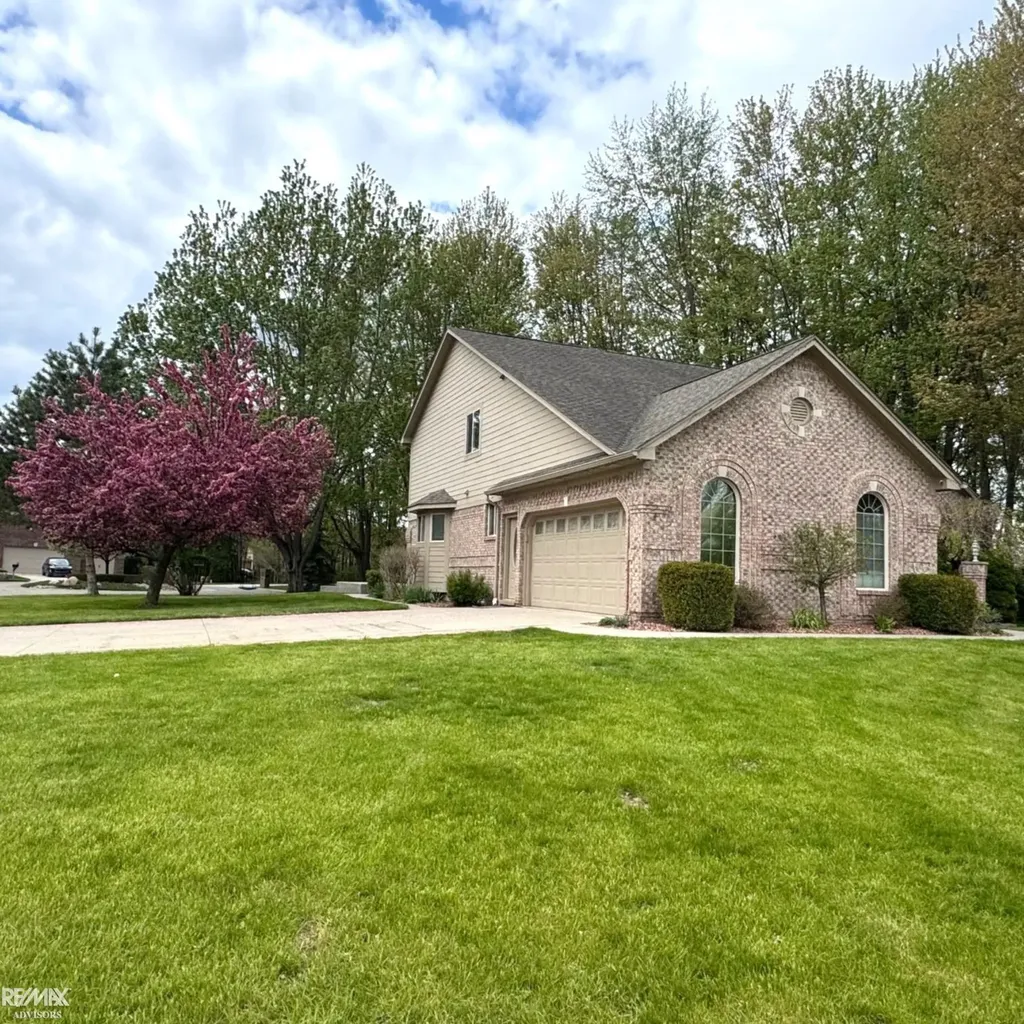 68135 Lake Angela Drive Richmond City MI 48062