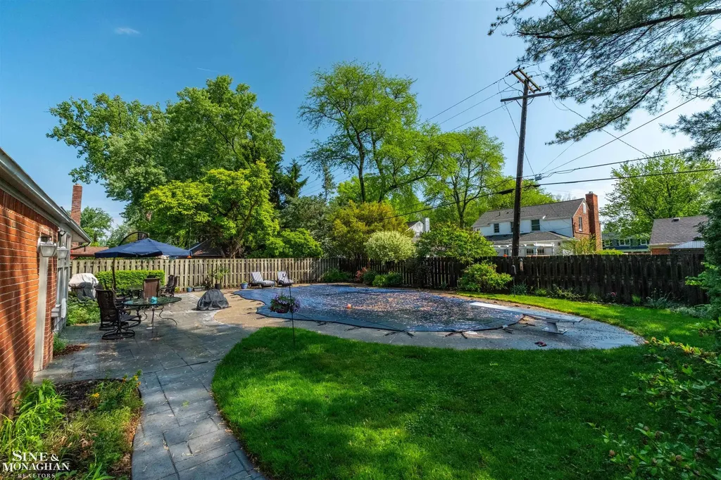 764 Pemberton Road Grosse Pointe Park City MI 48230