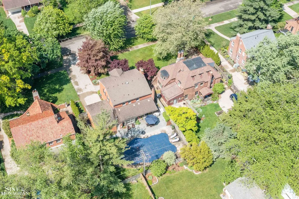 764 Pemberton Road Grosse Pointe Park City MI 48230