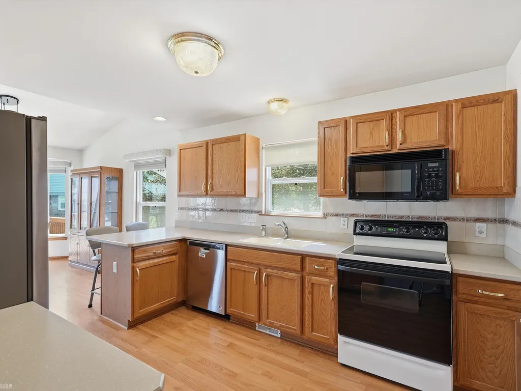 14861 Heather Pointe Drive Sterling Heights City MI 48313