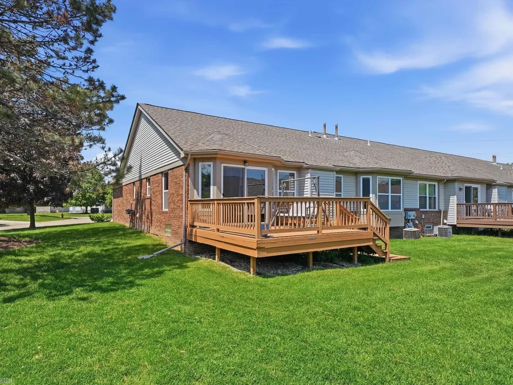 14861 Heather Pointe Drive Sterling Heights City MI 48313