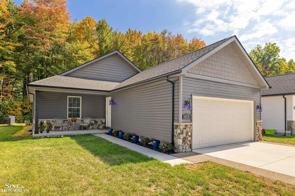 9279 Oakdale Street Clay Township MI 48001