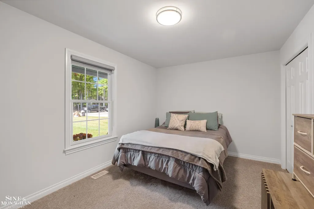 9279 Oakdale Street Clay Township MI 48001