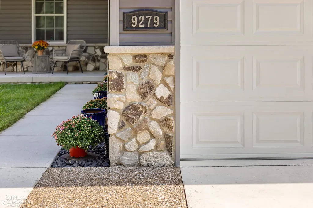 9279 Oakdale Street Clay Township MI 48001