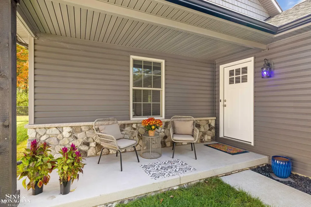 9279 Oakdale Street Clay Township MI 48001