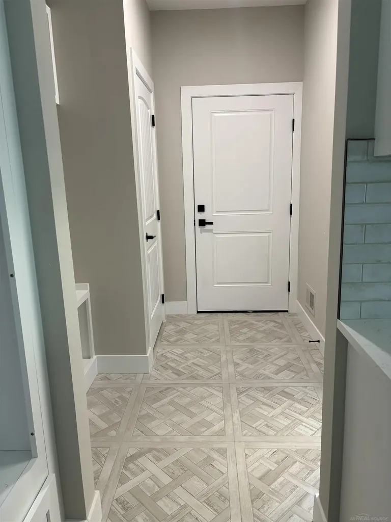 10505 Excalibur Drive Shelby Charter Township MI 48315