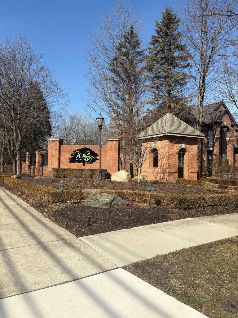 10505 Excalibur Drive Shelby Charter Township MI 48315